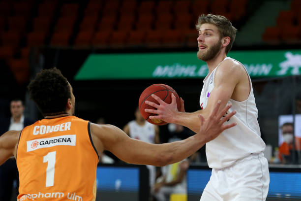 但球队的综 但球队的综